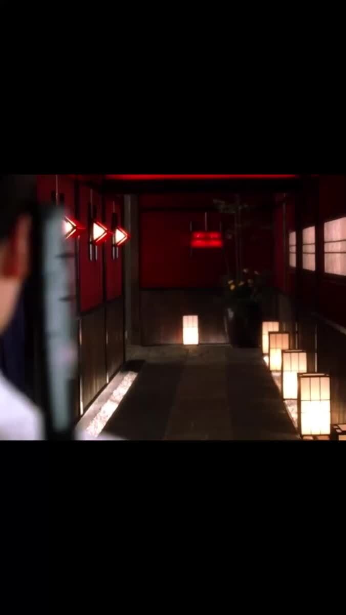 Композицией Battle Without Honor or Humanity японского композитора Tomoyasu Hotei.
Этот трек стал одной из самых узнаваемых музыкальных тем фильма и идеально подчеркивает стильную и напряженную атмосферу сцены. Благодаря фильму "Убить Билла", композиция получила мировую популярность и с тех пор часто ассоциируется именно с этим эффектным появлением О-Рен Исии. Она, наверное, самый грозный противник Беатрикс, и их сцена боя - один из самых красиво поставленных моментов в кино
#фильмы #кино #чтопосмотреть