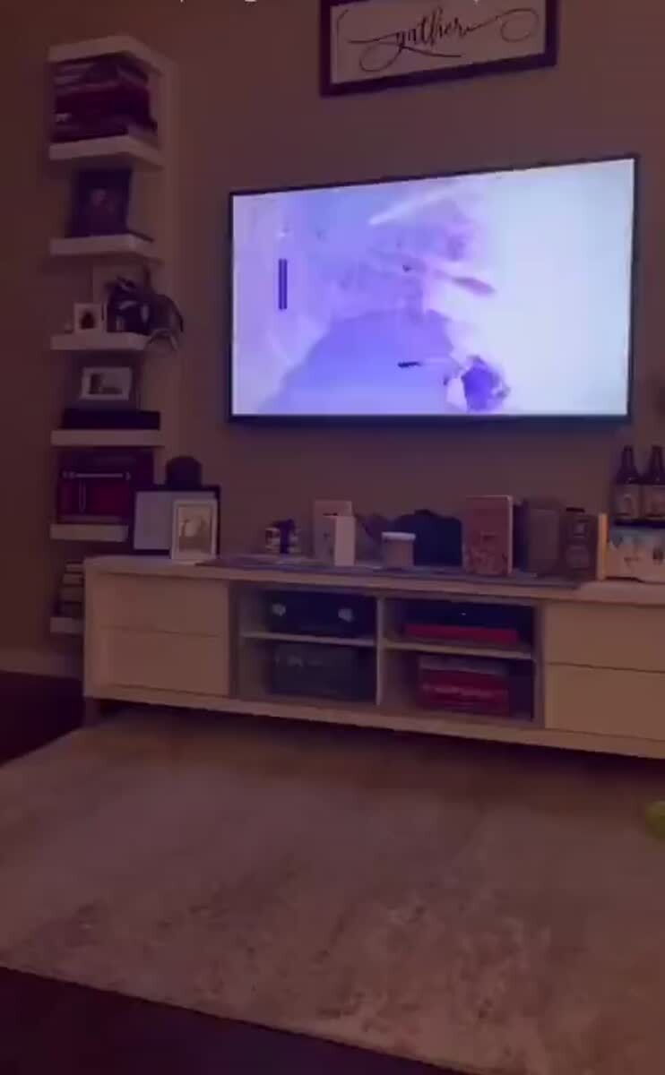 При нем фильмы ужасов лучше не смотреть 😲
