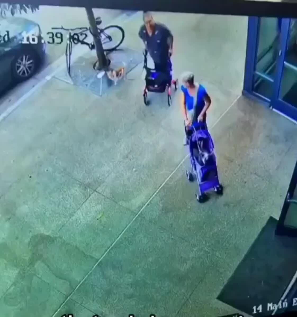 Приехала