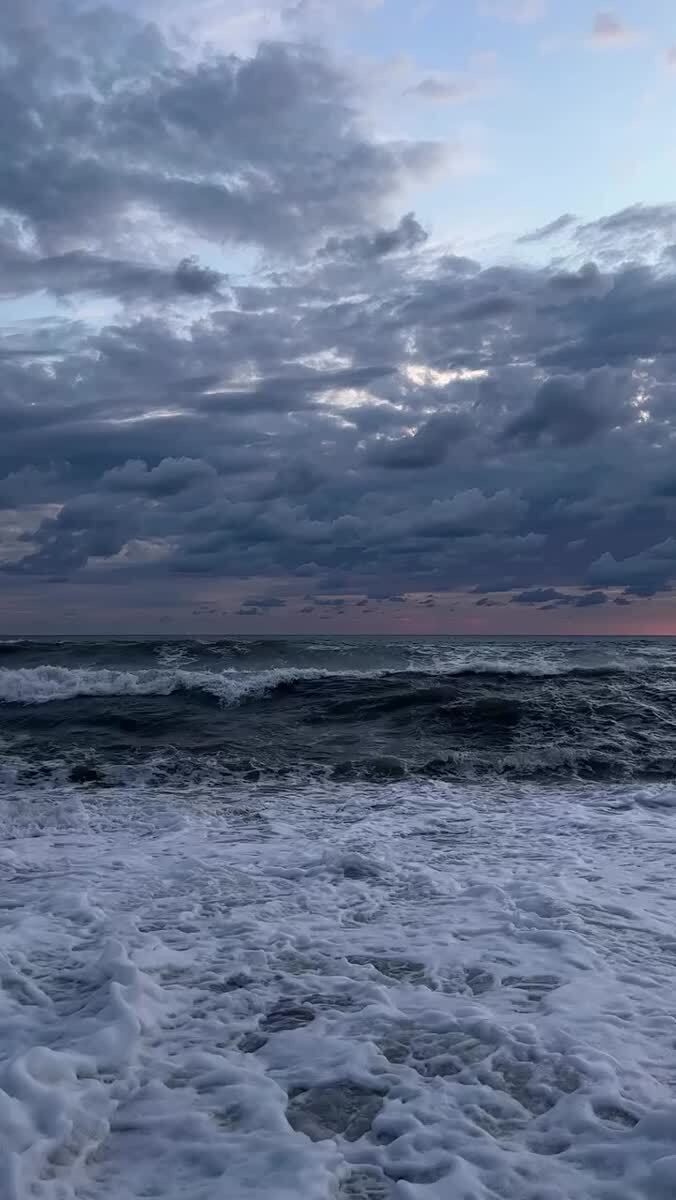 Спокойной море или волны?